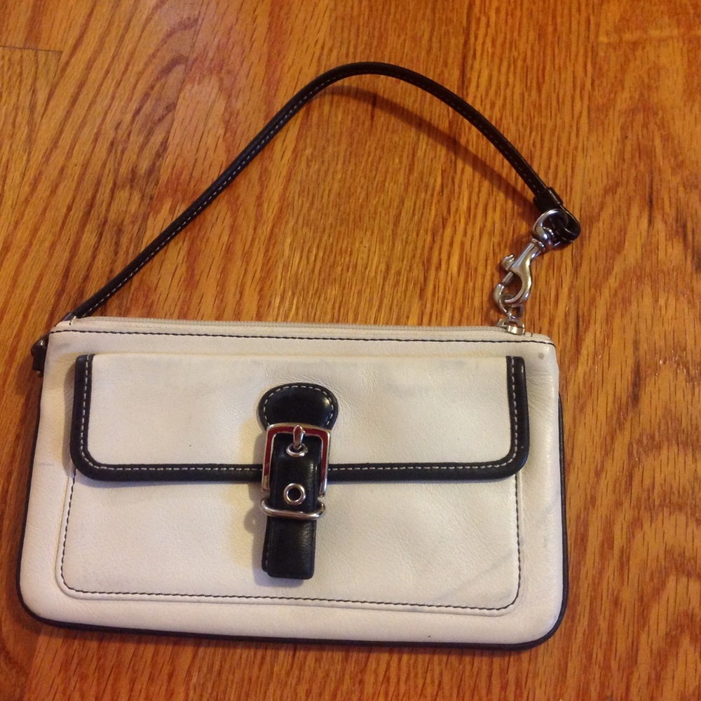 Coach SOHO White Leather Wristlet White Black